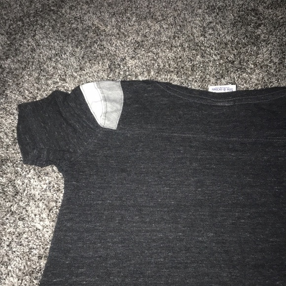 Pittsburgh Pirates Genuine Merchandise Brand Short Sleeve Shirt size Small - Picture 7 of 7